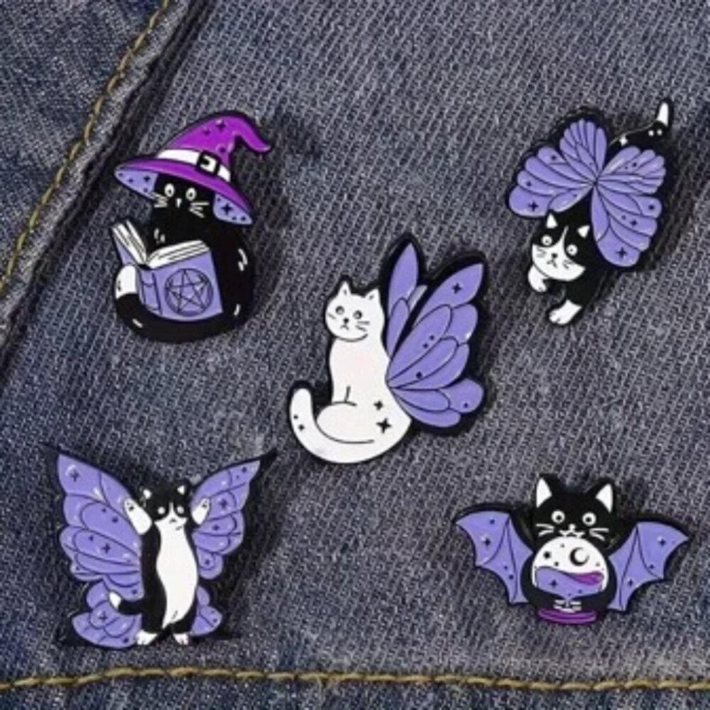Cute 5pcs Creative Dark Monster Shaped Brooches For Clothing Accessories Bag